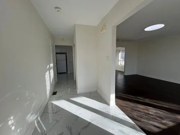 617 West 5th ST, Hamilton, ON L9C 3R1