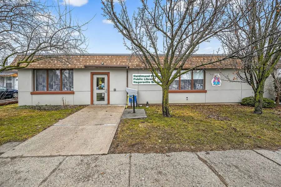 13 Alma ST N, Haldimand, ON N0A 1H0