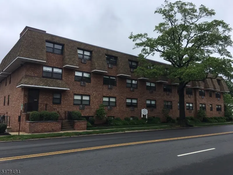 149 Main St #1B, Millburn Twp., NJ 07041