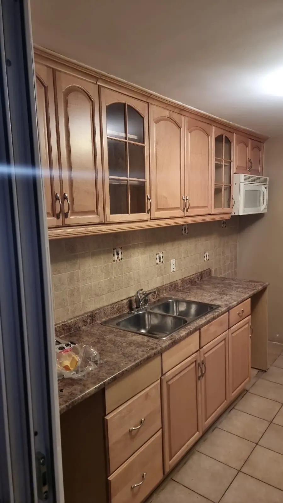 841 Runnymede RD #2nd Flr, Toronto W03, ON M6N 3W1