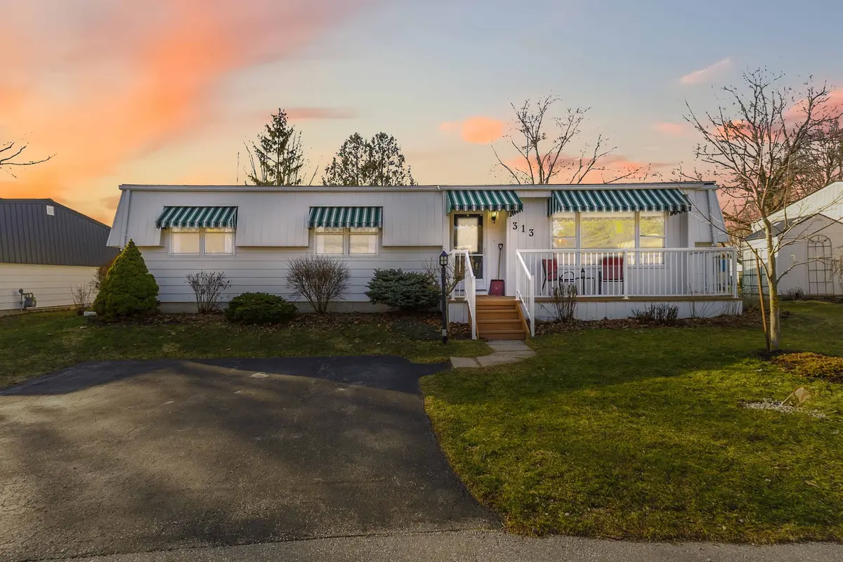 313 Pinetree LN, South Huron, ON N0M 1T0