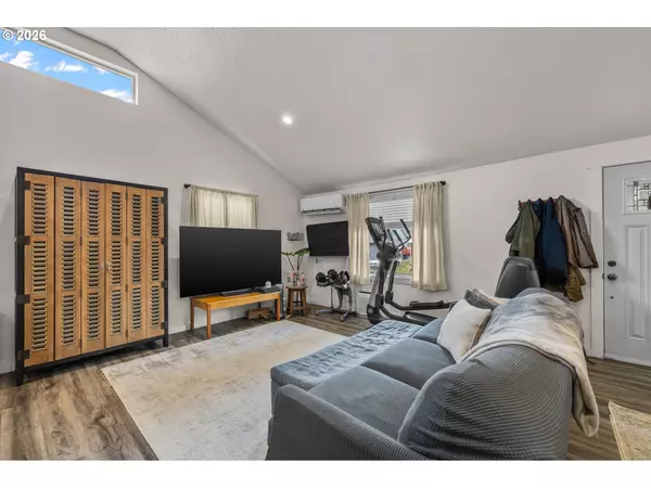 John Day, OR 97845,242 NW 1ST AVE