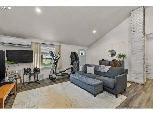 242 NW 1ST AVE, John Day, OR 97845