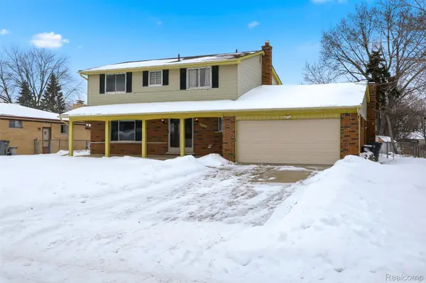 39563 Cadborough DR, Clinton Charter Township, MI 48038