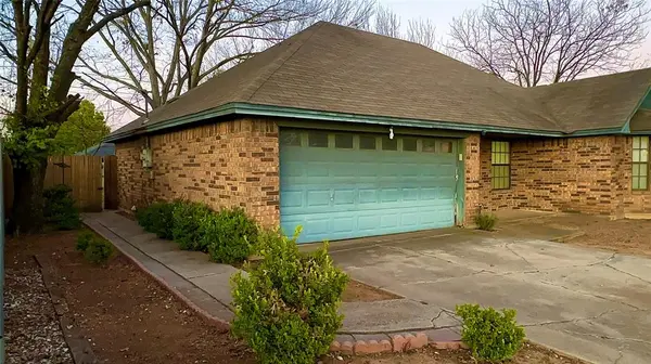 609 Main Street, Roanoke, TX 76262