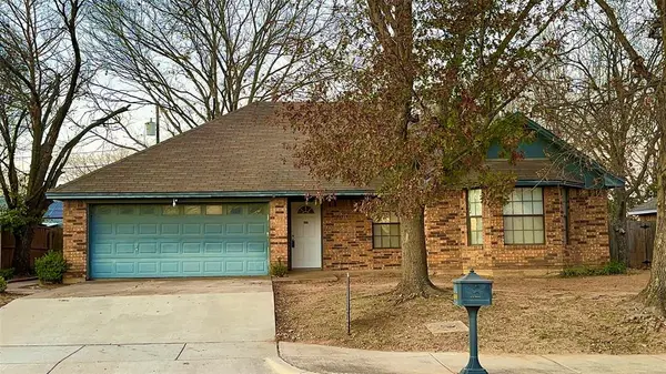 609 Main Street, Roanoke, TX 76262