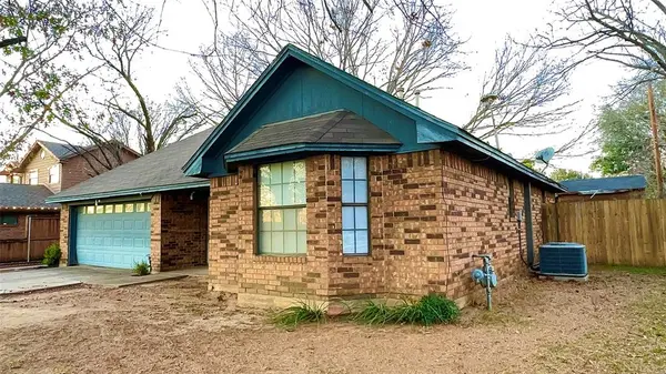 609 Main Street, Roanoke, TX 76262