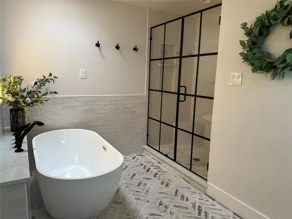 Highland Village, TX 75077,6 Horseshoe Drive