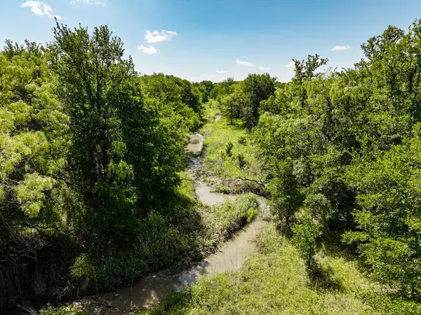 Abbott, TX 76621,232 Hcr 2302