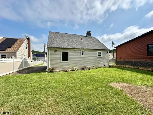 533 S Park Dr, Perth Amboy City, NJ 08861