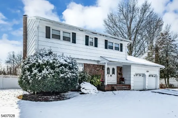 712 Moses Dr, Rahway City, NJ 07065