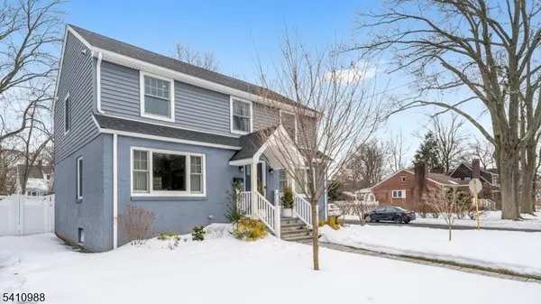 58 Kempson Pl, Metuchen Boro, NJ 08840