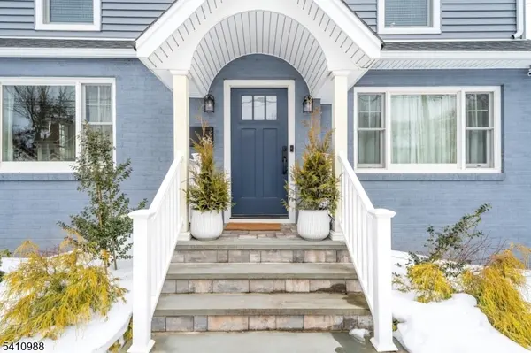 58 Kempson Pl, Metuchen Boro, NJ 08840