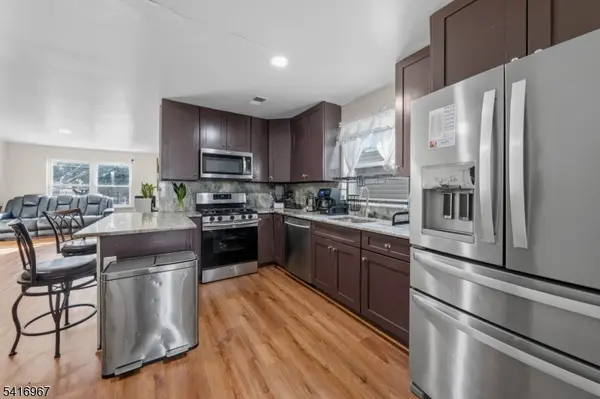 519 Maple Ave, Elizabeth City, NJ 07202