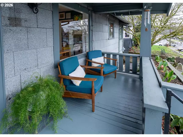 St Helens, OR 97051,235 S 4TH ST