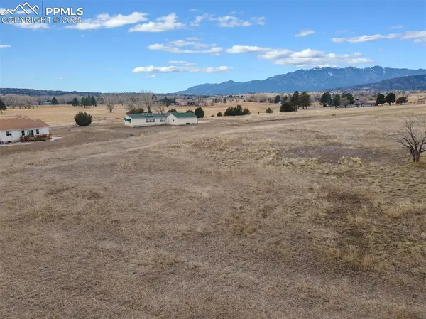 1122 Little Snake DR, Colorado City, CO 81019