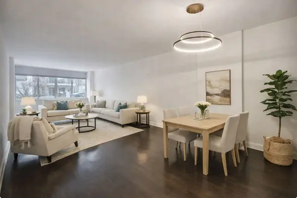 335 Lonsdale RD #212, Toronto C03, ON M5P 1R4