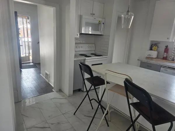 61 Gibbons ST, Oshawa, ON L1J 4Y1