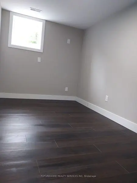 1229 Meadowvale ST #Apt#2, Oshawa, ON L1H 4E8