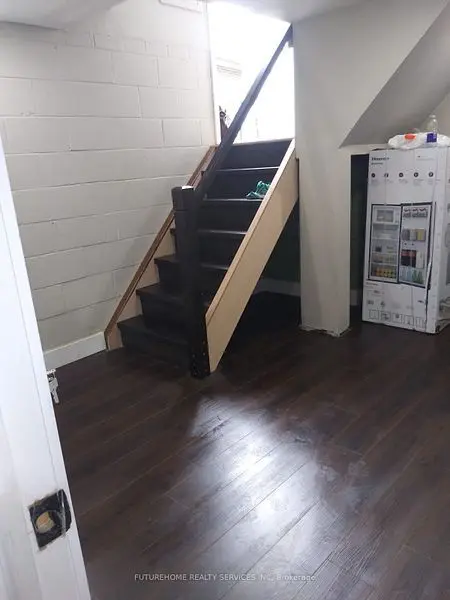 1229 Meadowvale ST #Apt#2, Oshawa, ON L1H 4E8