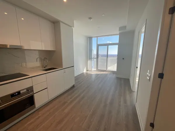 8 Interchange WAY #6011, Vaughan, ON L4K 5Z7