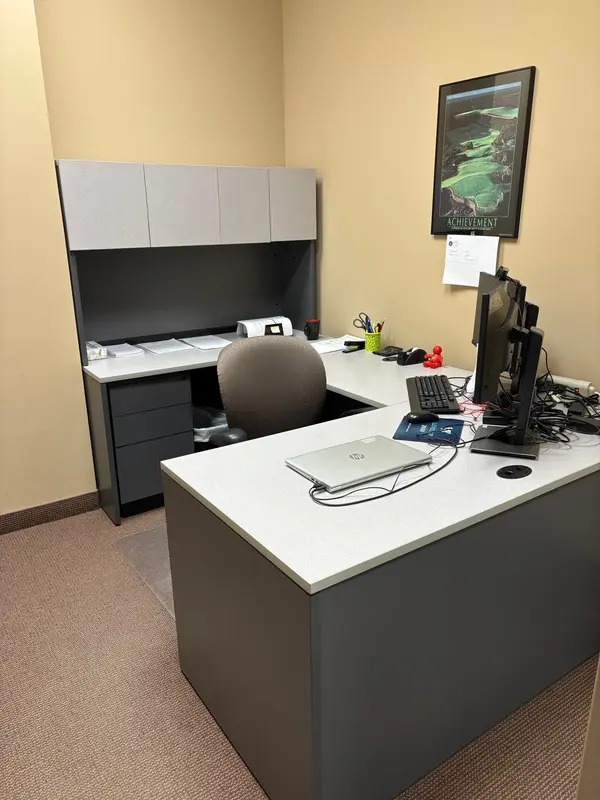 5225 Orbitor DR #15 & 17, Mississauga, ON L4W 4Y8