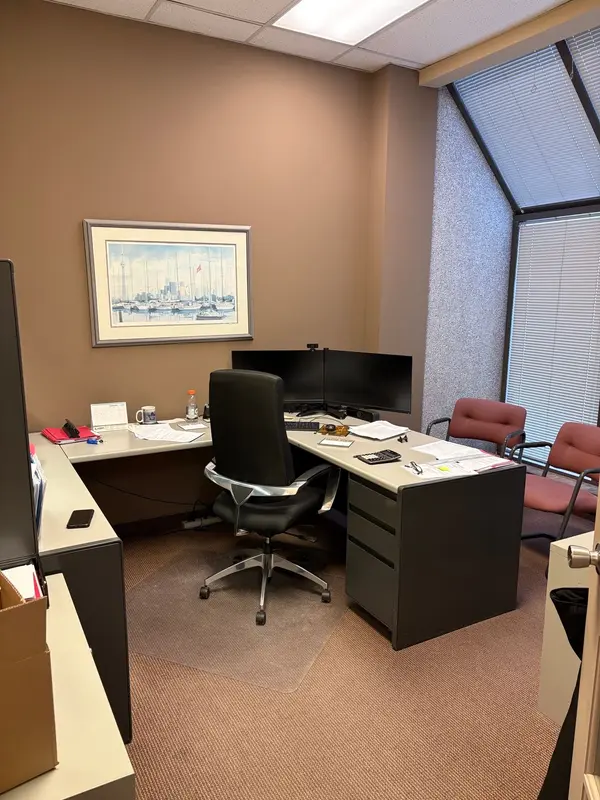 5225 Orbitor DR #15 & 17, Mississauga, ON L4W 4Y8