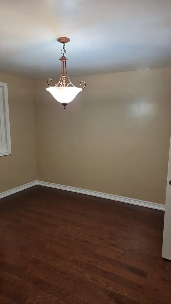 841 Runnymede RD #2nd Flr, Toronto W03, ON M6N 3W1