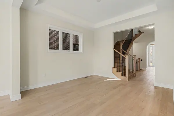 1236 QUEENS PLATE RD W, Oakville, ON L6M 5M3