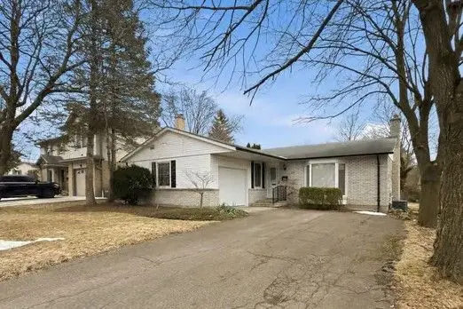 20 Lynngate CT, London South, ON N6K 1S4