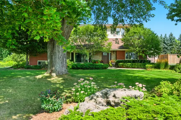 7298 Twenty RD E, Hamilton, ON L0R 1P0