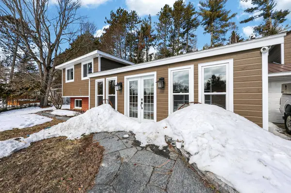 363 Santas Village RD, Bracebridge, ON P1L 1W8