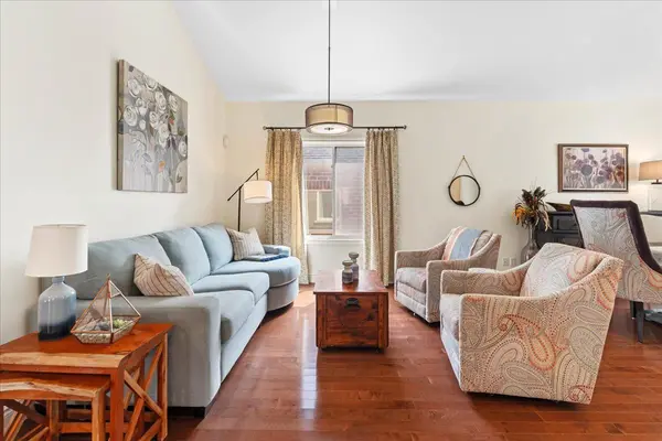 18 McDougall DR, Belleville, ON K8N 4Z5