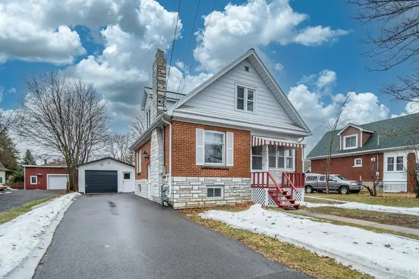 236 East ST, Greater Napanee, ON K7R 1T2