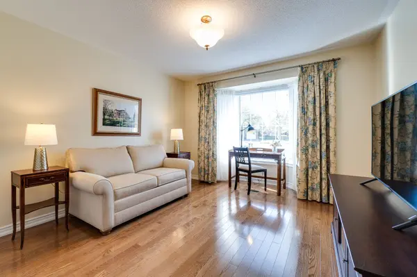 20 Arbordale WALK, Guelph, ON N1C 4X7