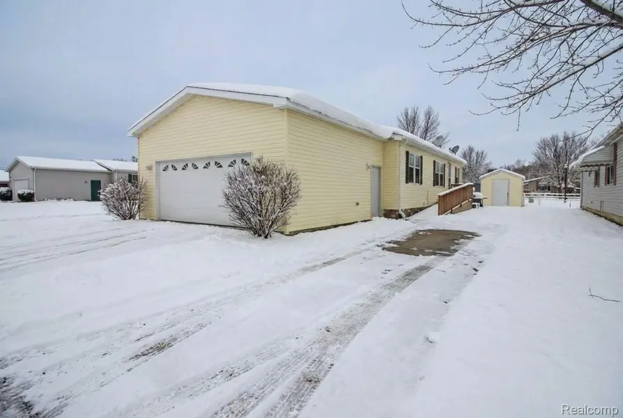 3713 Watermill LN, Ash Township, MI 48117