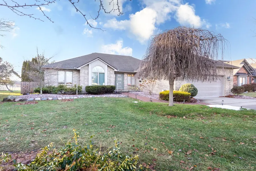 57103 Nicholas DR, Washington Township, MI 48094