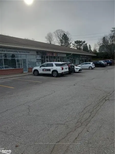 1 KING WILLIAM ST #4, Huntsville, ON P1H 1G7