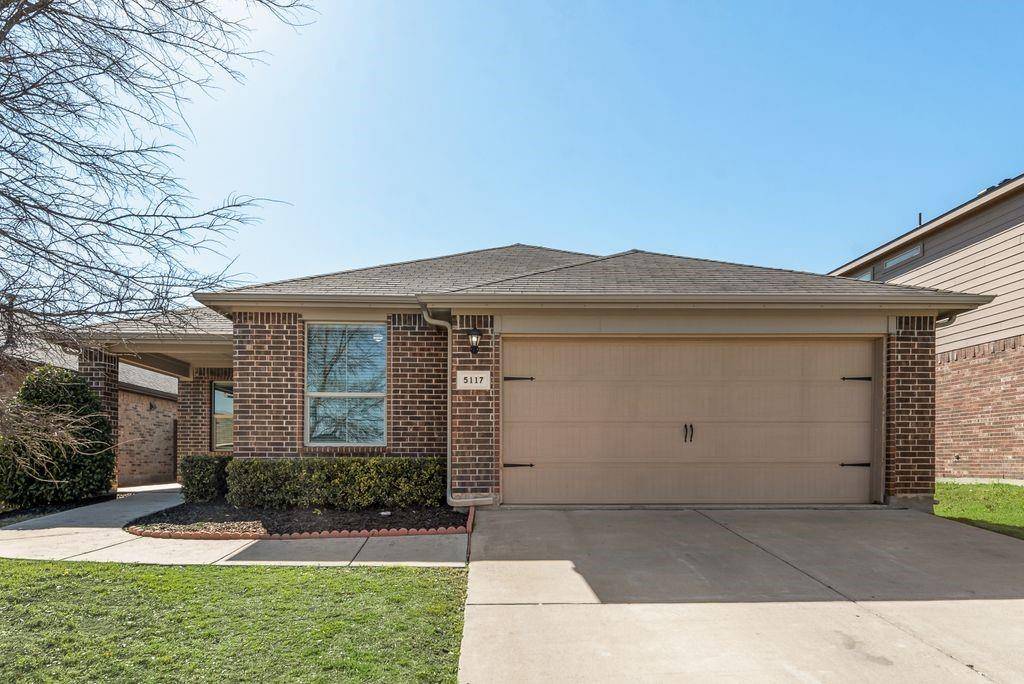 5117 Grayson Ridge Drive, Fort Worth, TX 76179