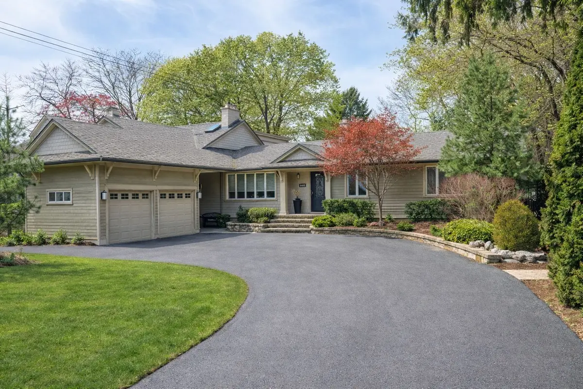 4391 Lakeshore RD, Burlington, ON L7L 1B3