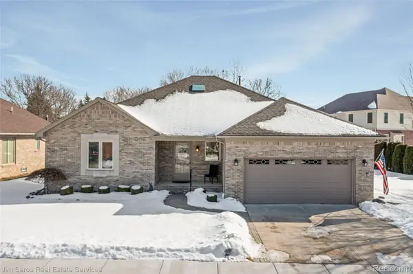 20660 Parkplace LN, Clinton Charter Township, MI 48036