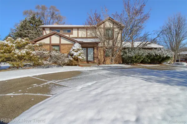 44420 Wright WAY, Novi, MI 48375