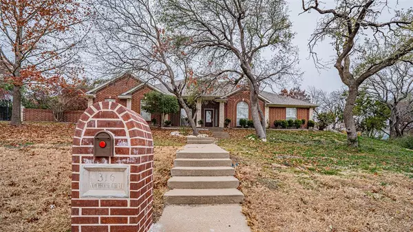 316 Coach House Circle,  Fort Worth,  TX 76108