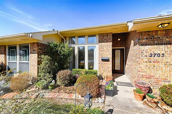 2705 Country Place Drive, Carrollton, TX 75006