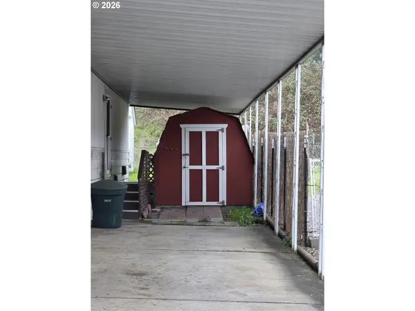 Roseburg, OR 97470,512 SHADOW RANCH LN