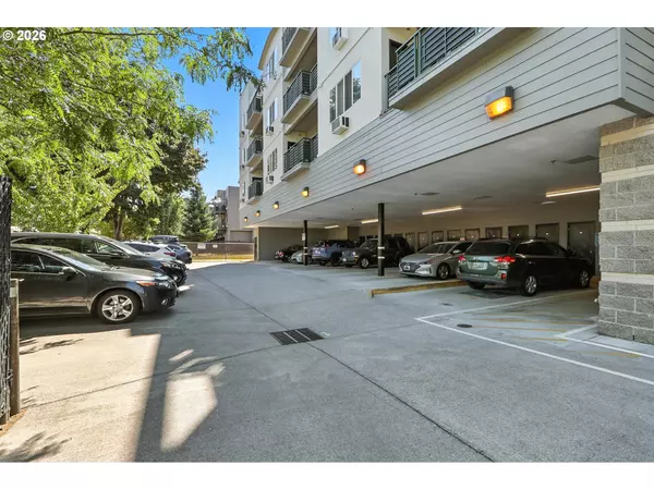 Gresham, OR 97030,318 NE ROBERTS AVE #203