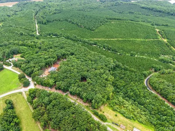 34 Brights RD, Pittsville, VA 24139