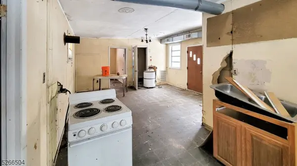 58 Hollow Rd, Lebanon Twp., NJ 08826