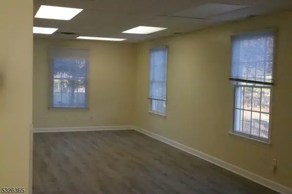 496 Rt22, Readington Twp., NJ 08833