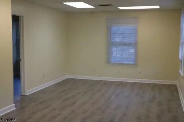 496 Rt22, Readington Twp., NJ 08833